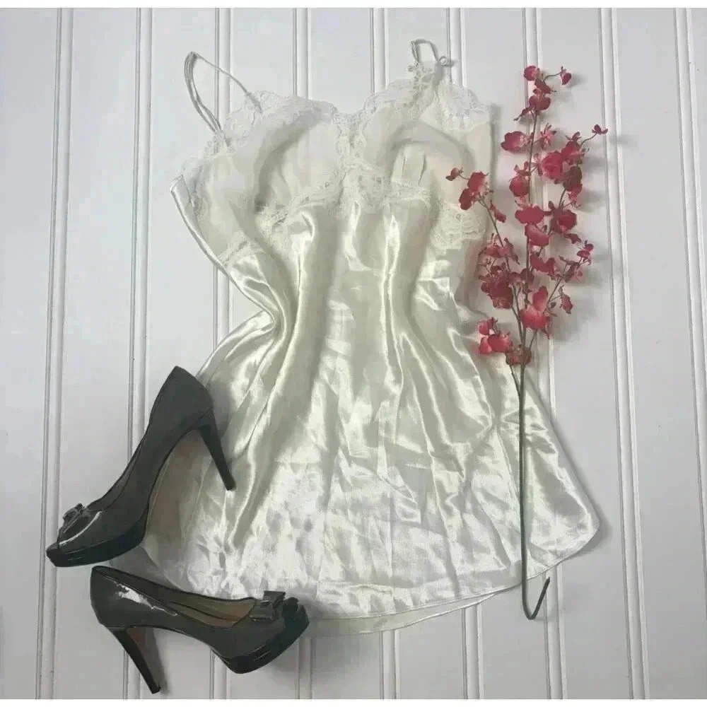 Vintage  Victoria's Secret Gold Label White Satin Lace Nightgown Dress Floral L
